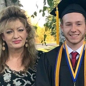 Meet your Posher, Ellen